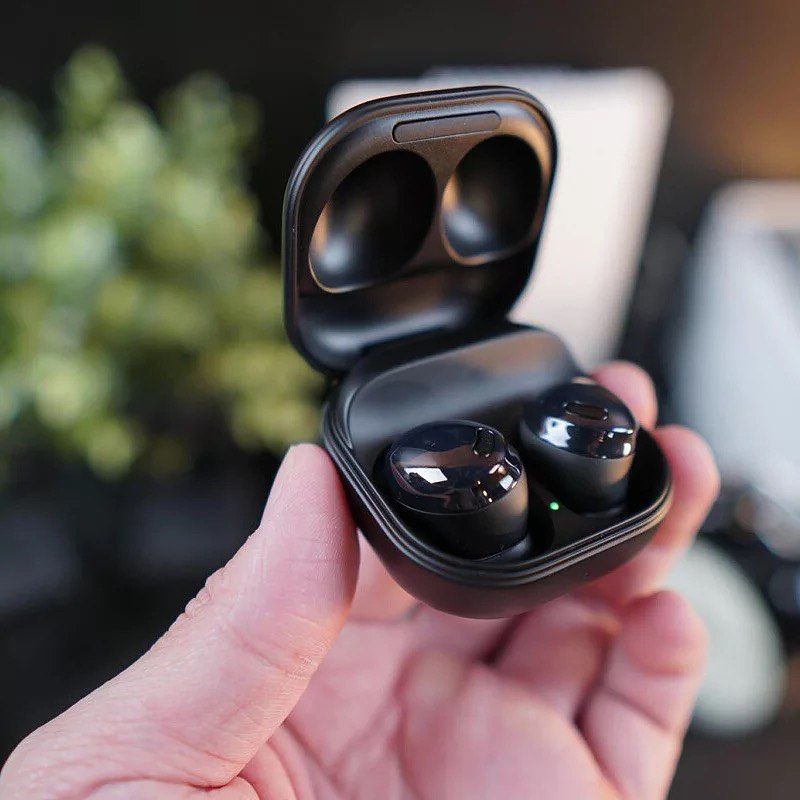 Earbuds Pro – Immersive Sound. Smart Comfort.
